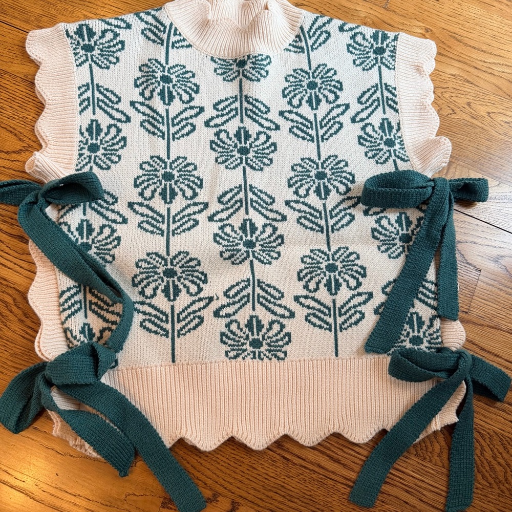 Scalloped Sweater Vest with side bows - cream and green